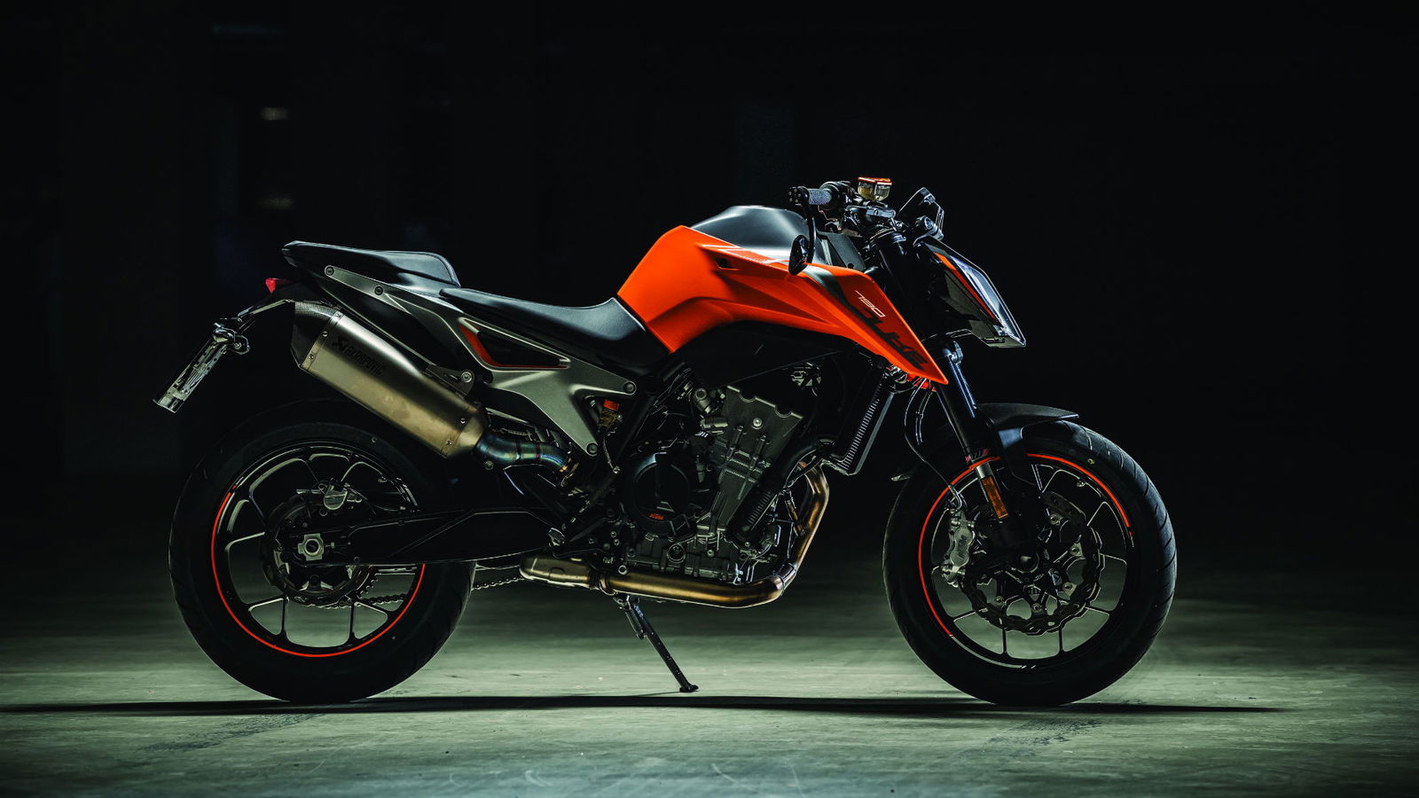 KTM 790 Duke and 790 Adventure R Prototype debut at Eicma